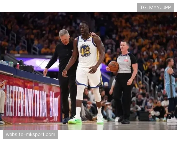 现场直击：勇士与灰熊缠斗至末节，双方高强度压迫致累计30次失误