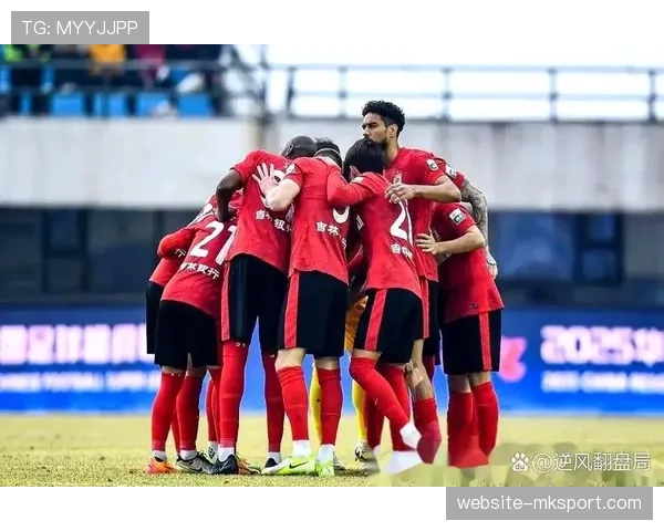 通讯:暴雨中的坚守,记录长春亚泰与梅州客家队的比赛日